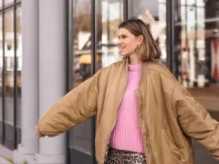 Jaka kurtka dla niskiej osoby? Sekrety wydłużającej stylizacji