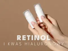 Dwie białe buteleczki z pompką, trzymane w dłoniach. Napis "RETINOL i KWAS HIALURONOWY" sugeruje, co to jest retinol i jego zastosowanie.
