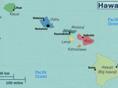 Mapa pokazuje, gdzie leżą Hawaje na mapie Pacyfiku, z zaznaczonymi wyspami: Kauai, Oahu, Maui, Molokai, Lanai, Kahoolawe i Hawaii (Big Island).