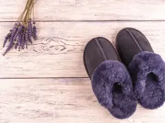 Jak prać pluszowe kapcie, aby nie zniszczyć ich miękkości?