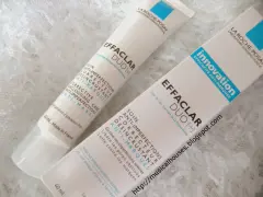 Dwa opakowania La Roche-Posay Effaclar Duo. Idealne dla przyszłych mam, które szukają bezpiecznego rozwiązania na niedoskonałości.