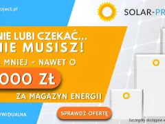 Białe magazyny energii na tle paneli słonecznych, z napisem "18 000 zł".