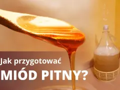 Jak przygotować miód pitny? Złocisty miód spływa z łyżki, obok fermentuje w balonie.