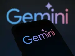Logo Gemini na ekranie telefonu i w tle. Zastanawiasz się, gemini co to jest? To platforma do handlu kryptowalutami.