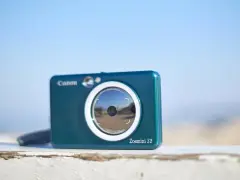 Canon Zoemini S2, idealny do tworzenia natychmiastowych zdjęć i drukowania. W rankingu aparatów kompaktowych wyróżnia się funkcjonalnością.