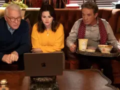 Steve Martin, Selena Gomez i Martin Short analizują dowody na laptopie. Czy to zapowiedź zbrodnie po sąsiedzku sezon 5?