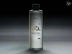 En flaska med isopropanol från OKQ8, perfekt för att avfetta bilen efter polering. Tillverkad i Sverige.