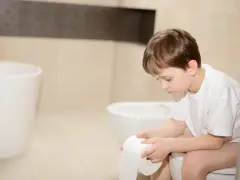 Biegunka u dziecka: leki, dieta, nawadnianie. Kiedy do lekarza?