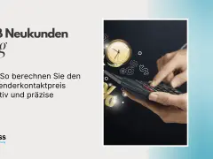 TKP: Tausenderkontaktpreis-Bedeutung. Hände berechnen den Preis mit einem Taschenrechner, umgeben von Symbolen für Zeit, Geld und Zahnräder.
