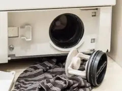 Jak wyciągnąć skarpetki z pralki - skuteczne sposoby na problem