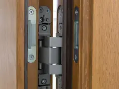 Montaż zawiasów w drzwiach: poradnik krok po kroku. Zrób to sam!