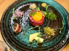 Zobacz niezwykłe zdjęcia Butcher Grill w Krakowie – atmosfera i jedzenie