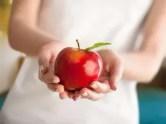 Ile kalorii ma jabłko? Dokładne dane i wpływ na Twoją dietę