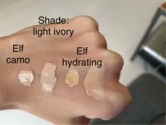 Smugi elf korektor: camo, hydrating i odcień light ivory na dłoni.