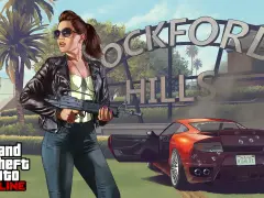 Una mujer con gafas de sol y chaqueta de cuero, armada, posa junto a un coche deportivo rojo con disparos. Portadas GTA.