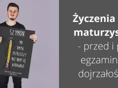 Szymon zdał maturę! Dumny rodzic z tabliczką "Gratulujemy zdania matury" i zabawnym napisem o jego ostrym umyśle.