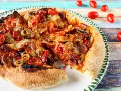 Ciasto na pizzę: Ile rośnie? Od 1h do 3 dni sekret idealnej pizzy
