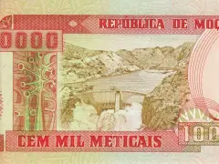 Banknot 100 000 meticali z Mozambiku. Widok na zaporę wodną i góry.