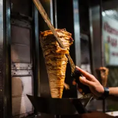 Ile kebabów w Polsce? Poznaj prawdę o rynku wartym miliardy