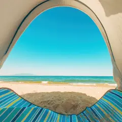 Jak złożyć namiot plażowy - prosta instrukcja krok po kroku