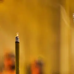 Czy kadzidełka to grzech? Zrozumienie ich religijnego znaczenia