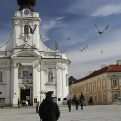 Wadowice: Co zwiedzić? Przewodnik po mieście JP2 i kremówek