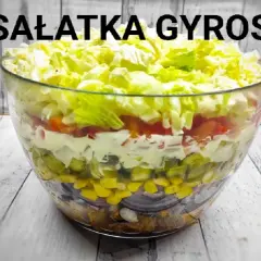 Sałatka gyros: perfekcyjny przepis, by uniknąć wodnistych wpadek!