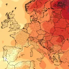 Mapa Europy z kolorami wskazującymi temperaturę. Ciepła pogoda na święta wielkanocne w większości krajów, chłodniej na północy.