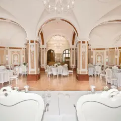 Gdzie zjeść w Mosznej? Odkryj najlepsze restauracje i bary