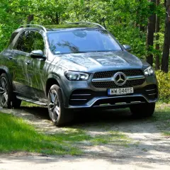 Mercedes GLE 300 d: Czy 4 cylindry wystarczą? Pełna analiza.