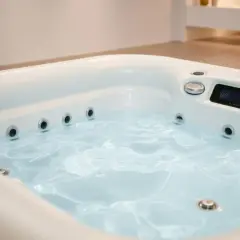 Ile prądu zużywa dmuchane jacuzzi? Poznaj realne koszty i oszczędzaj