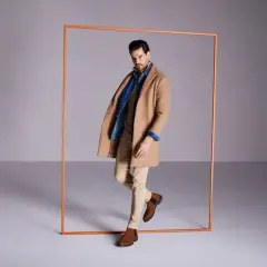 Jaki płaszcz do brązowych butów? Oto kolory i style, które zachwycą