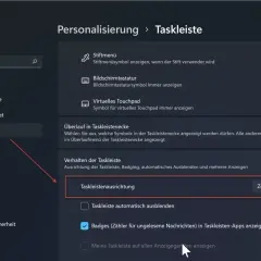 Windows 11: Taskleistenausrichtung auf "Zentriert" einstellen, um Dateien an Taskleiste anzuheften.