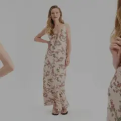 Elegancka, długa sukienka w kwiaty na ramiączkach. Idealna na wesele, gdy zastanawiasz się, co założyć do długiej sukienki na wesele.