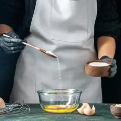 Jak odmierzyć 100g cukru pudru bez wagi? Proste triki!