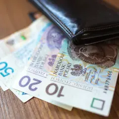 Ile na mszę za zmarłego? Poznaj ceny i praktyki w Rzeszowie