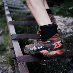 Jak pozbyć się zapachu wilgoci z butów? Skuteczne triki Heleny G.