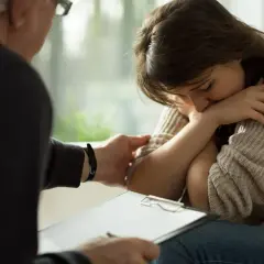 Autyzm u dorosłych: Czy to Ty? Diagnoza, objawy i życie po
