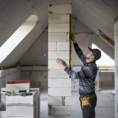 Jak zbudować ściankę działową na poddaszu? Poradnik Krok po Kroku