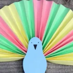 Wachlarz DIY: Proste instrukcje i inspiracje na lato