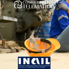 Operaio a terra, soccorso da un collega, con casco arancione e logo INAIL. Un **infortunio sul lavoro oltre 30 giorni** può cambiare la vita.
