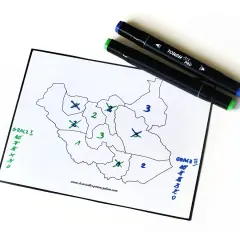 Mapa z zaznaczonymi polami i markerami. Idealne do gry na kartce dla dwóch osób, gdzie gracze zaznaczają swoje ruchy.