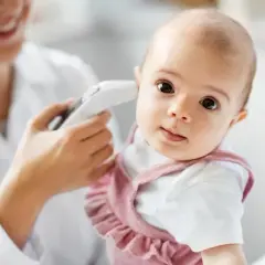 Gdzie mierzyć temperaturę termometrem bezdotykowym u niemowlaka, aby uniknąć błędnych pomiarów?