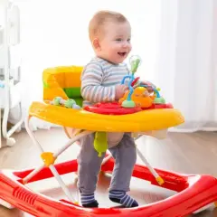 Chodzik dla dziecka: Mit czy wsparcie? Jak wybrać bezpiecznie?