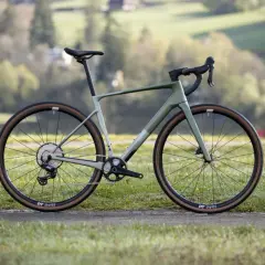 Nowy rower gravel, idealny na szutrowe trasy i nie tylko. Poznaj możliwości gravel co to znaczy!