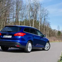 Pojemność baku Ford Focus Mk3 – różnice między wersjami nadwozia