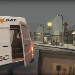 Symulator kuriera: biały van z napisem "GAY" i gwiazdą, otwarte drzwi z paczkami w środku, miejski krajobraz.