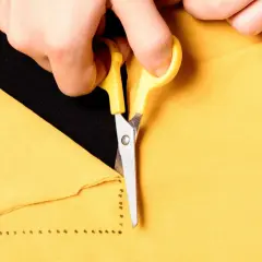 Uszyj pokrowiec na kanapę: Przewodnik DIY krok po kroku