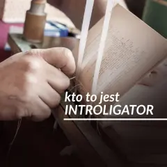 Ręce introligatora zszywają kartki starej książki. Kto to jest introligator? To artysta, który nadaje książkom nowe życie.