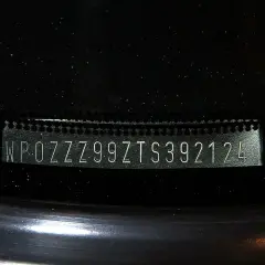 Numer VIN WPOZZZ99ZTS392124. Standardowo ile cyfr ma VIN? 17.